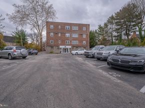 237 W Montgomery Avenue 3R, Haverford PA 19041