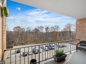 1655 Oakwood Drive N420, Narberth PA 19072