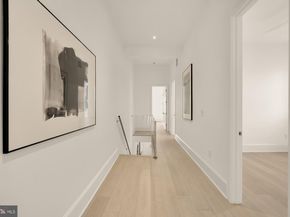 329 8TH St NE, Washington DC 20002