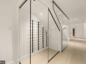 329 8TH St NE, Washington DC 20002