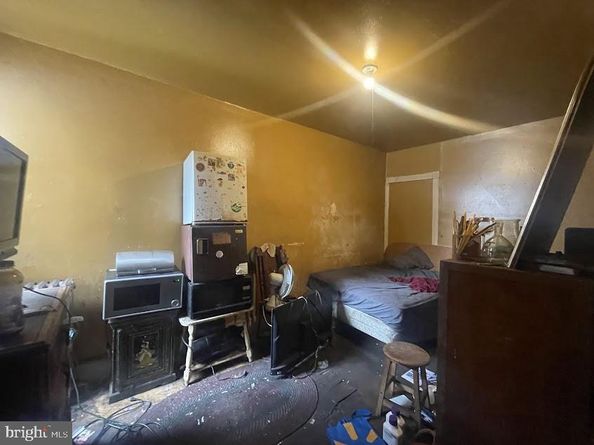 1042 W Indiana Avenue, Philadelphia PA 19133