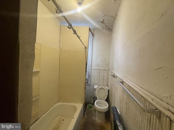 1042 W Indiana Avenue, Philadelphia PA 19133