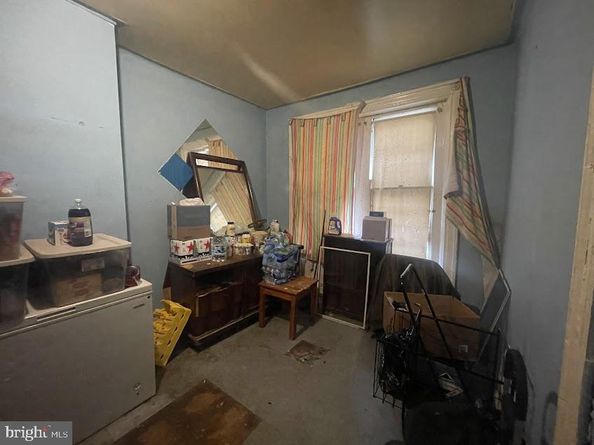 1042 W Indiana Avenue, Philadelphia PA 19133