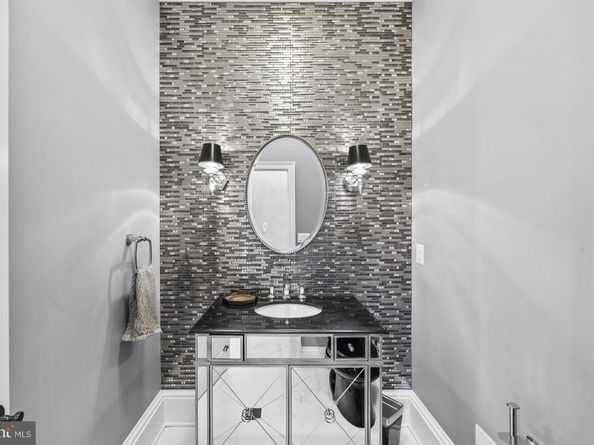 8305 Fox Haven Drive, Mclean VA 22102