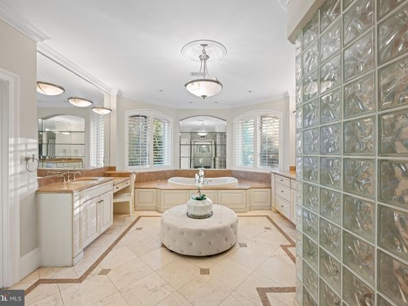 8305 Fox Haven Drive, Mclean VA 22102