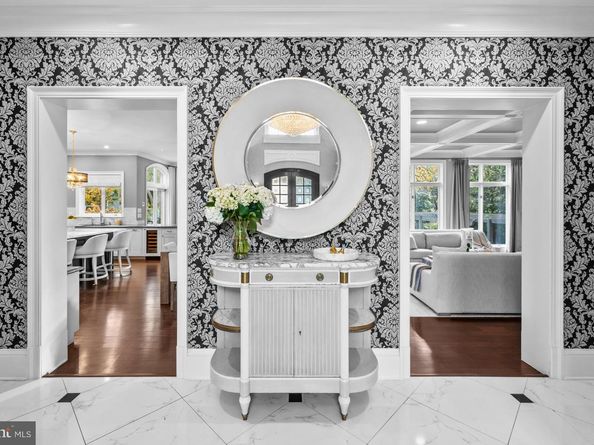 8305 Fox Haven Drive, Mclean VA 22102