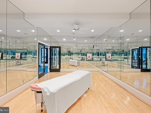 8305 Fox Haven Drive, Mclean VA 22102