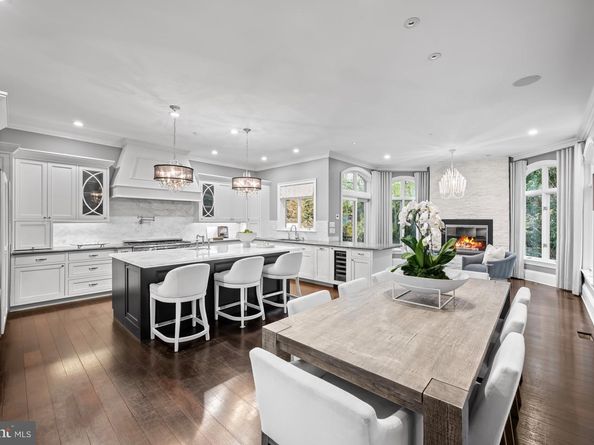 8305 Fox Haven Drive, Mclean VA 22102