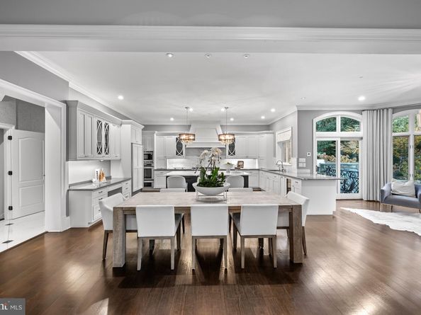 8305 Fox Haven Drive, Mclean VA 22102