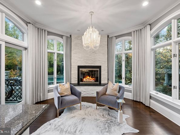 8305 Fox Haven Drive, Mclean VA 22102