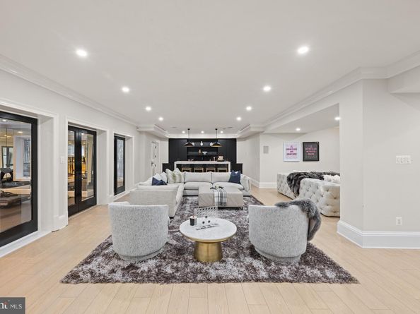 8305 Fox Haven Drive, Mclean VA 22102