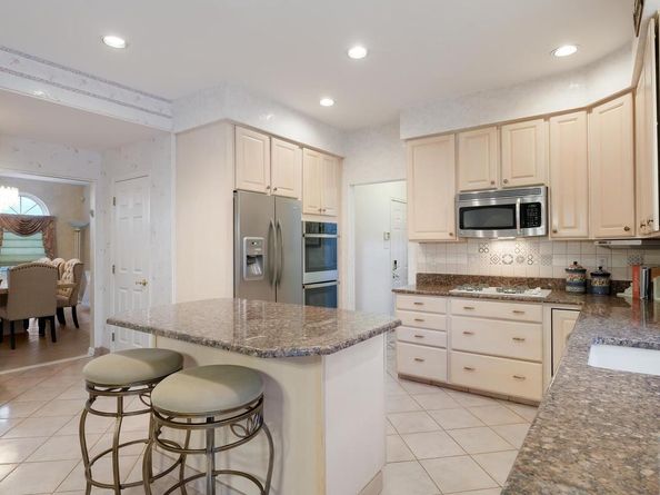 15 Lori Lane, Huntingdon Valley PA 19006