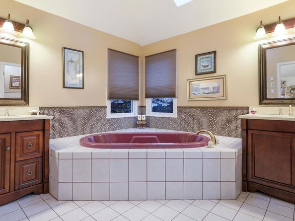 15 Lori Lane, Huntingdon Valley PA 19006