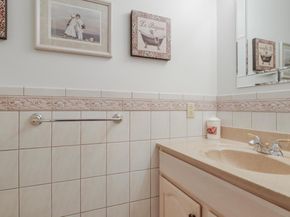 15 Lori Lane, Huntingdon Valley PA 19006