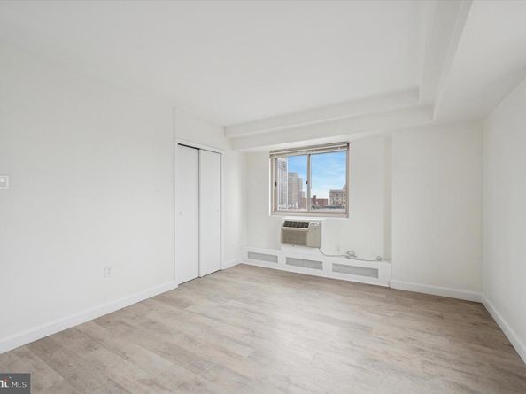 2101-17 Chestnut Street 1815, Philadelphia PA 19103