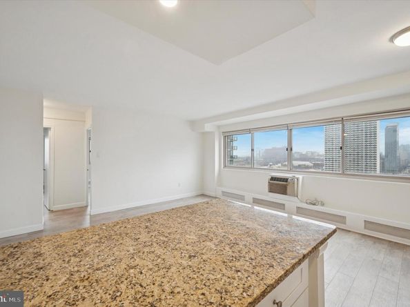 2101-17 Chestnut Street 1815, Philadelphia PA 19103