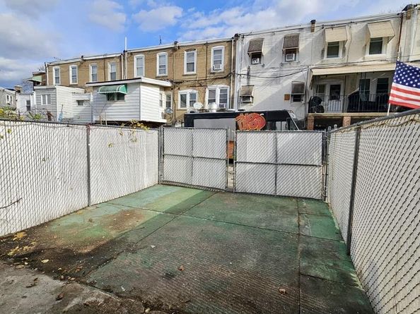 931 Kenmore Road, Philadelphia PA 19151