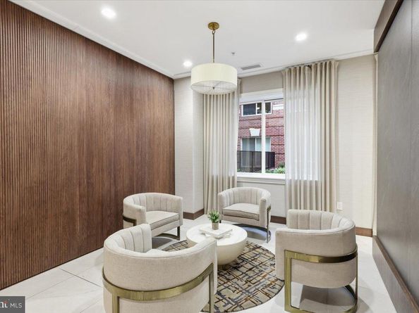 625 Slaters Lane G4, Alexandria VA 22314