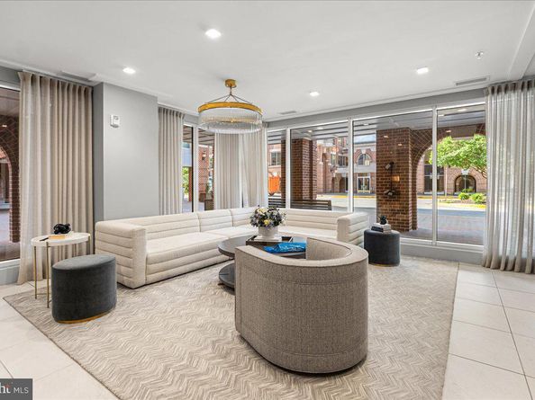 625 Slaters Lane G4, Alexandria VA 22314