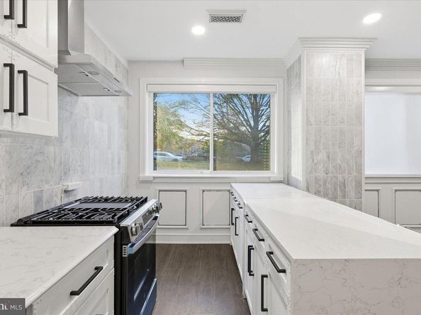 625 Slaters Lane G4, Alexandria VA 22314