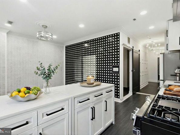 625 Slaters Lane G4, Alexandria VA 22314