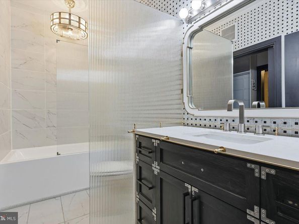 625 Slaters Lane G4, Alexandria VA 22314