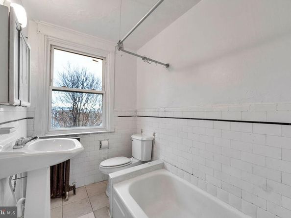 6997 Guilford Road, Upper Darby PA 19082