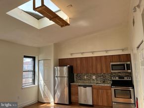 225 Green Street, Philadelphia PA 19123