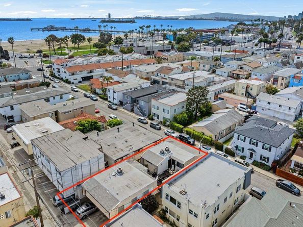 60 Bennett Avenue, Long Beach CA 90803