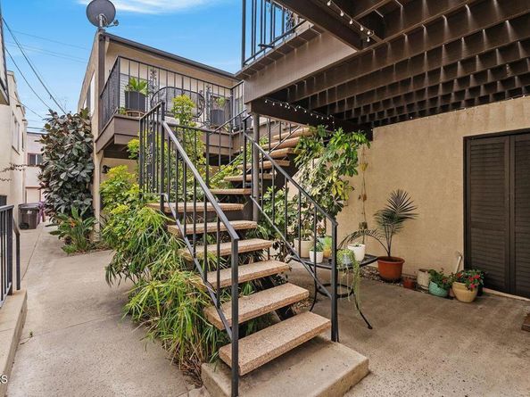60 Bennett Avenue, Long Beach CA 90803