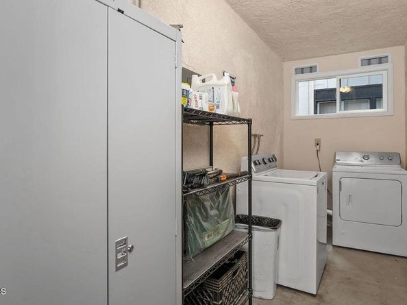 60 Bennett Avenue, Long Beach CA 90803