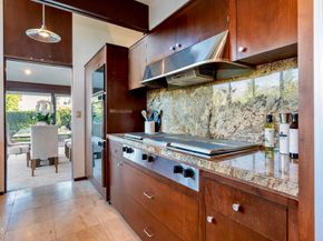 1345 Carnarvon Drive, Pasadena CA 91103