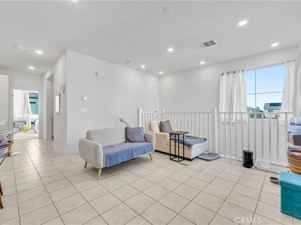 3720 Allston paseo S 8, Ontario CA 91761