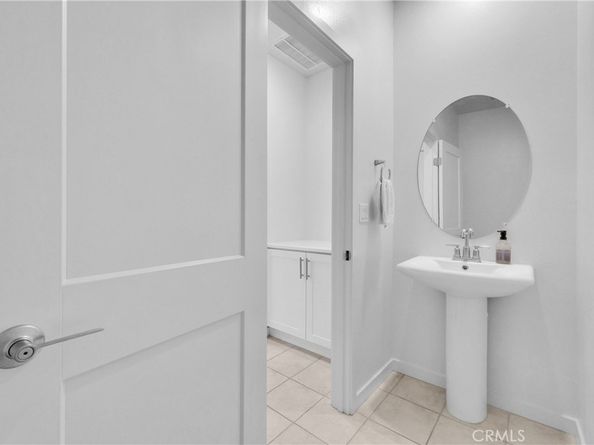 3720 Allston paseo S 8, Ontario CA 91761