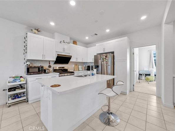 3720 Allston paseo S 8, Ontario CA 91761