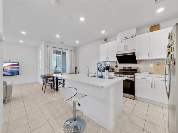 3720 Allston paseo S 8, Ontario CA 91761