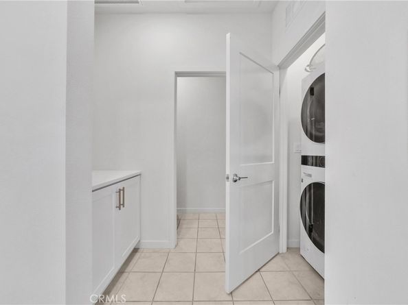 3720 Allston paseo S 8, Ontario CA 91761