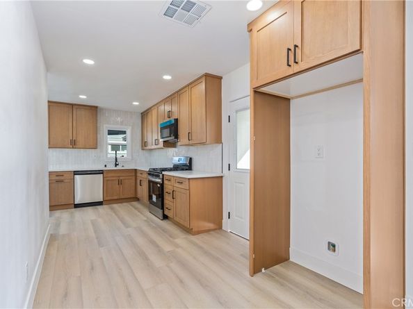 526 E G, Ontario CA 91764