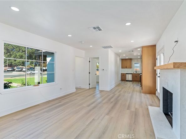 526 E G, Ontario CA 91764