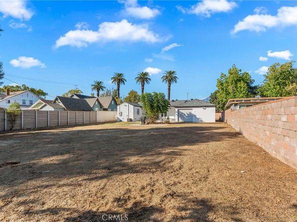 526 E G, Ontario CA 91764