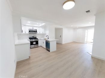 6208 Hartford