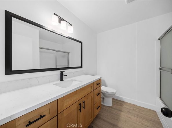 1001 W Macarthur 2, Santa Ana CA 92707