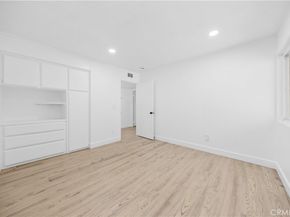 1001 W Macarthur 2, Santa Ana CA 92707