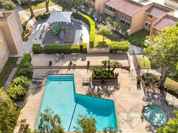 1001 W Macarthur 2, Santa Ana CA 92707