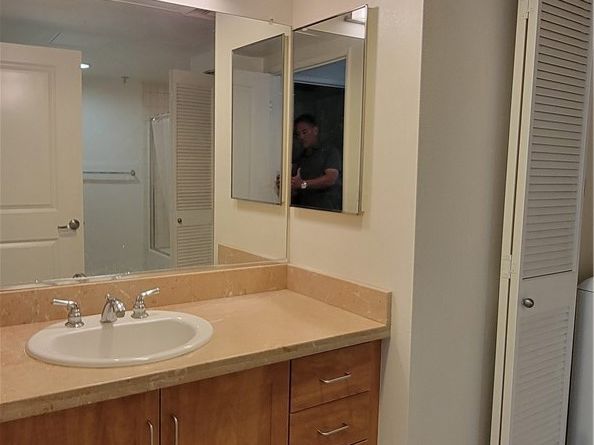 267 S San Pedro Street, Los Angeles CA 90012