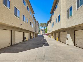 19018 Sherman Way 110, Reseda CA 91335