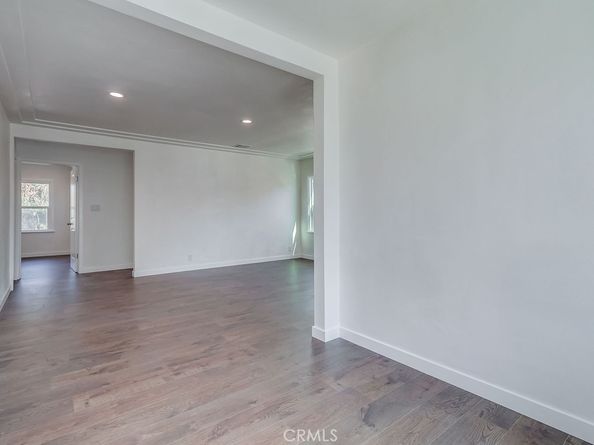 521 W 98th, Los Angeles CA 90044
