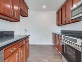 521 W 98th, Los Angeles CA 90044