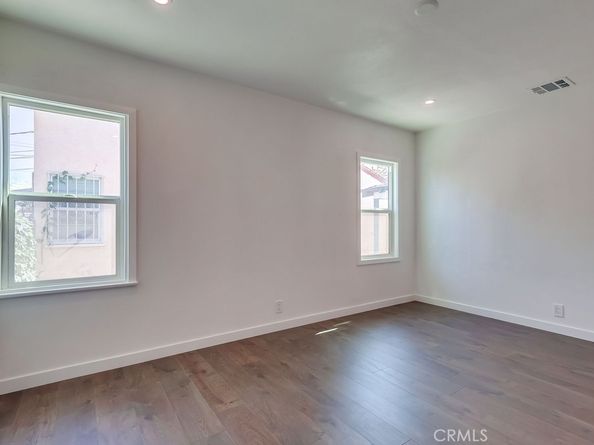 521 W 98th, Los Angeles CA 90044