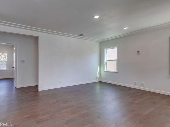 521 W 98th, Los Angeles CA 90044